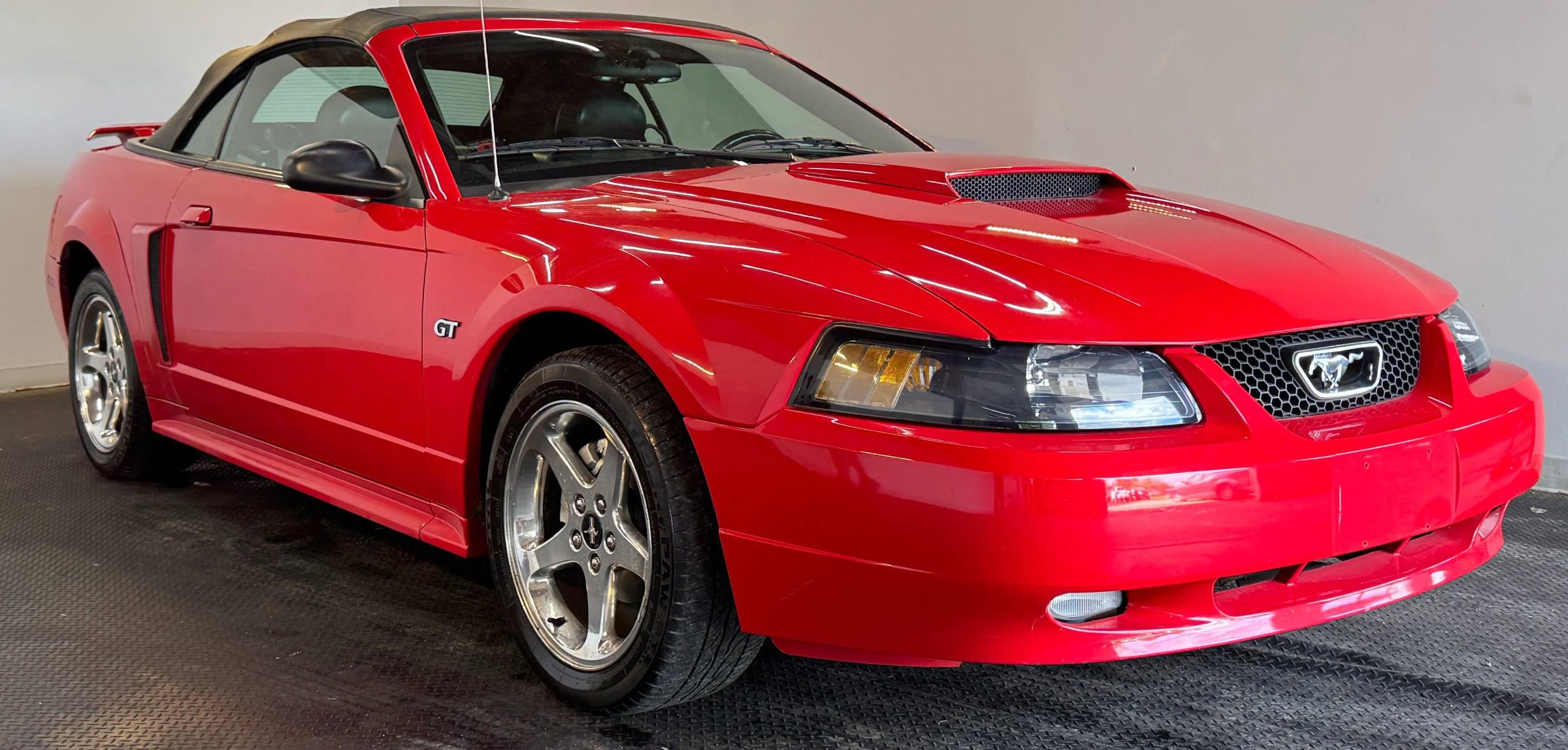Used 2003 Ford Mustang GT Premium image 4