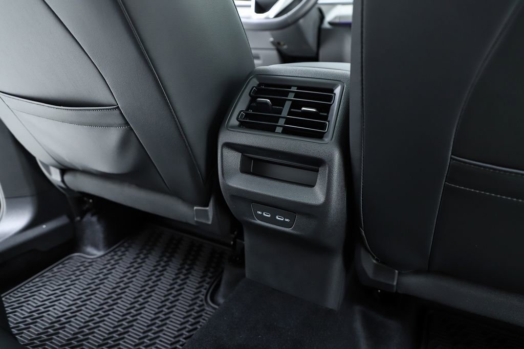 New 2026 Volkswagen Tiguan SE image 39