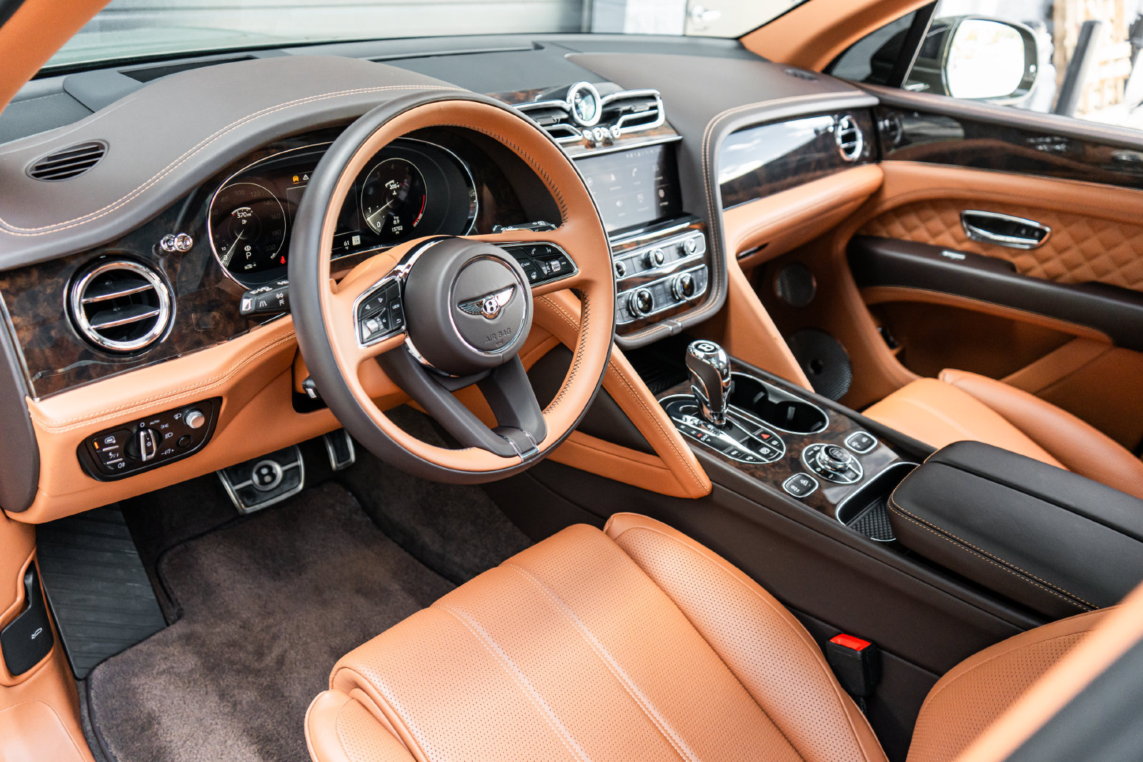 Certified 2022 Bentley Bentayga AWD/4WD image 30