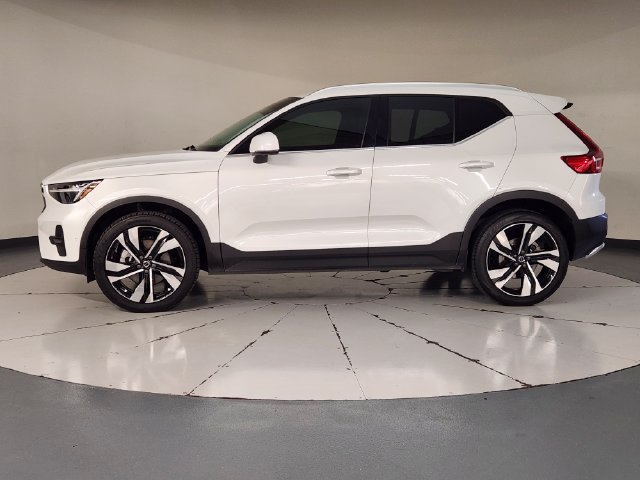Used 2023 Volvo XC40 B5 Ultimate w/ Protection Package Premier AWD/4WD image 5