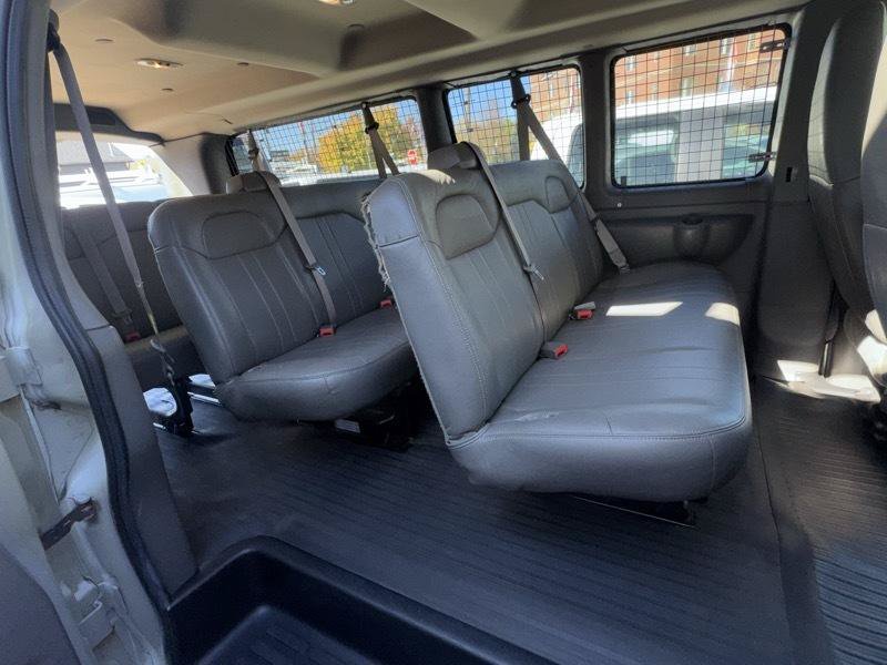 Used 2020 Chevrolet Express 3500 LS RWD image 19