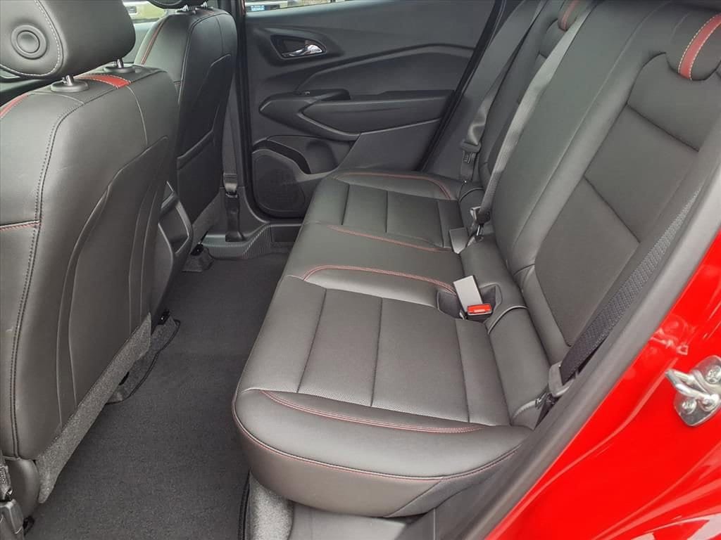 New 2026 Chevrolet Trax RS w/ Sunroof Package FWD image 8
