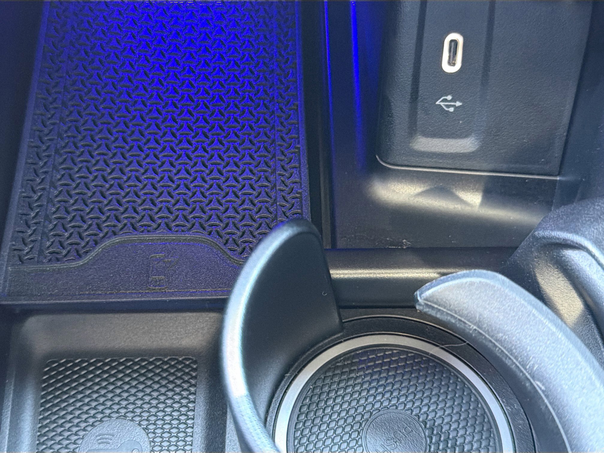 Used 2024 Mercedes-Benz GLC 300 4MATIC image 29