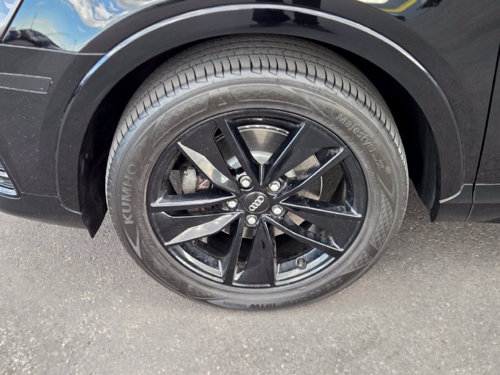 Used 2018 Audi Q3 2.0T Premium w/ Convenience Package FWD image 4