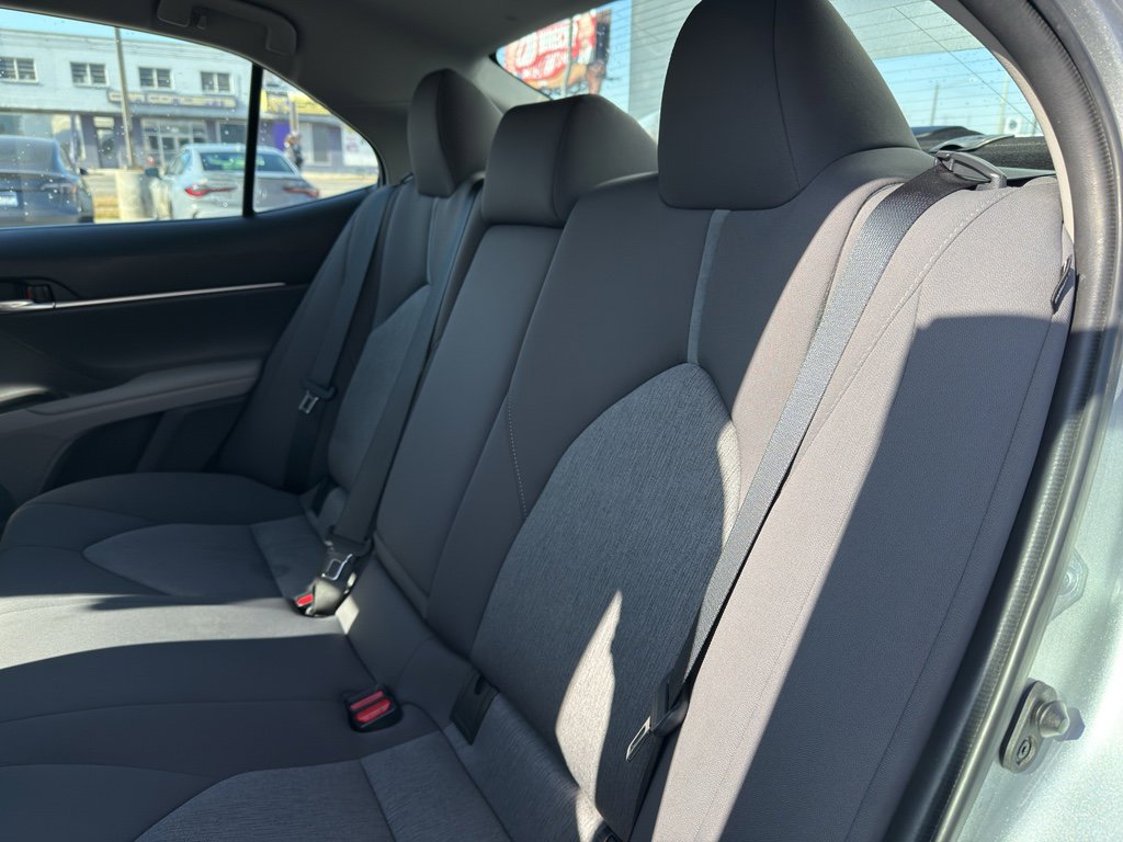 Used 2022 Toyota Camry LE image 23