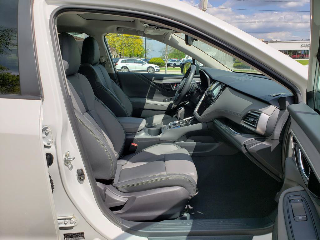Used 2025 Subaru Outback Onyx Edition AWD/4WD image 18