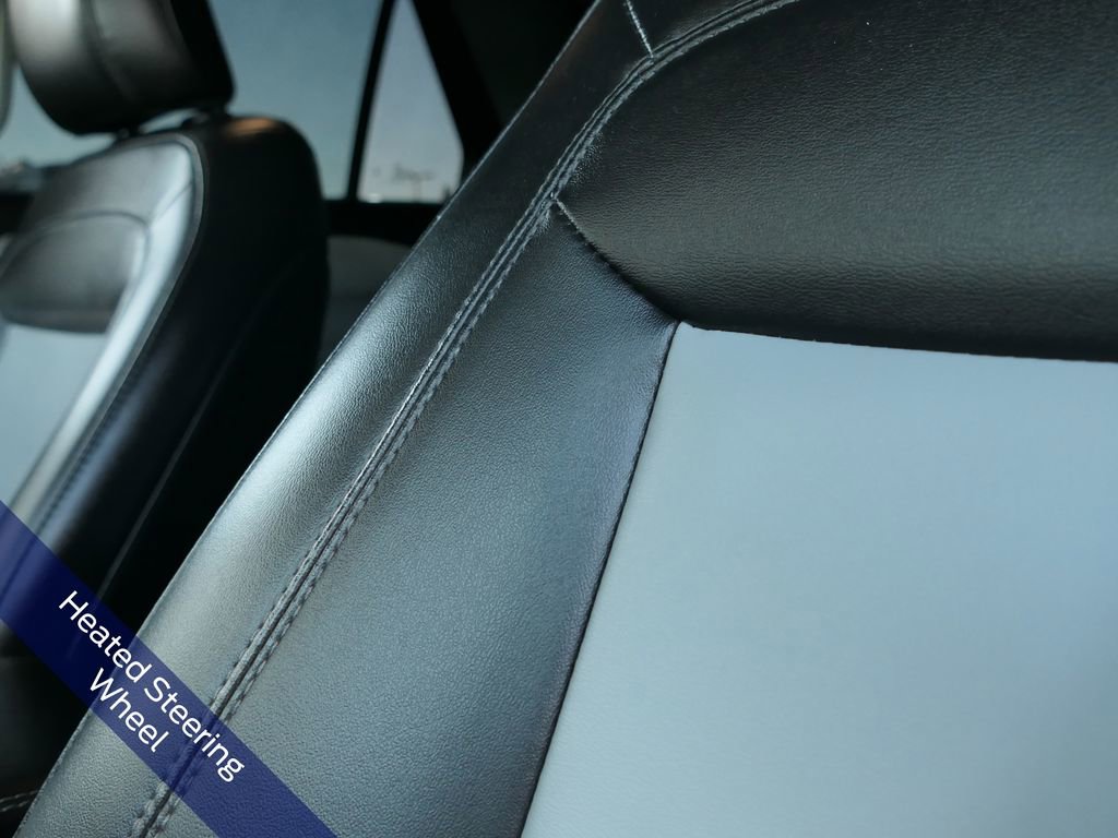 Used 2022 Ford Explorer XLT w/ Equipment Group 202A image 14