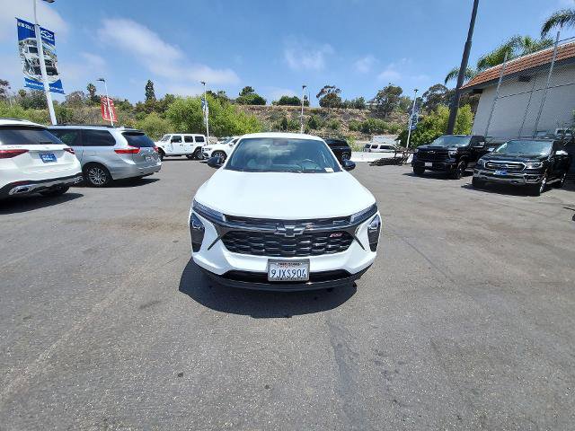 Used 2024 Chevrolet Trax RS FWD image 3