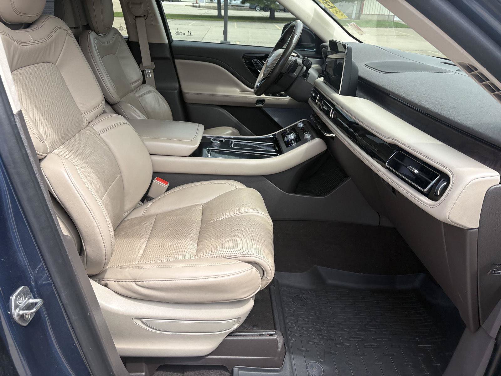 Used 2020 Lincoln Aviator Reserve w/ Equipment Group 202A AWD/4WD image 22