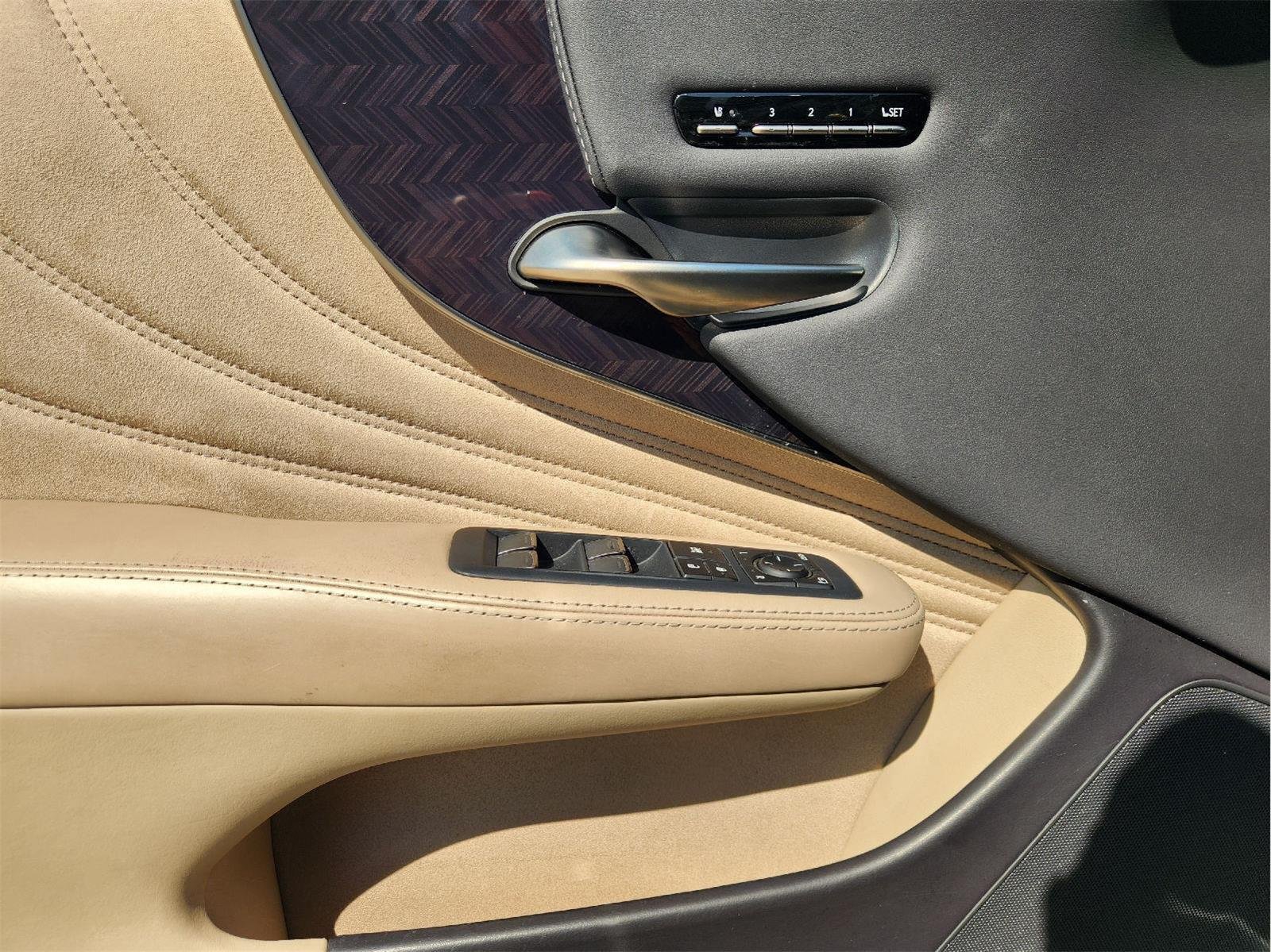 Used 2021 Lexus LS 500 w/ Interior Upgrade Package RWD image 24