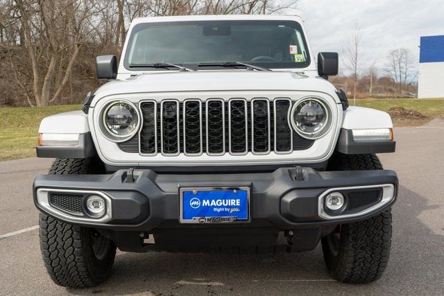 Used 2024 Jeep Wrangler Sahara AWD/4WD image 3