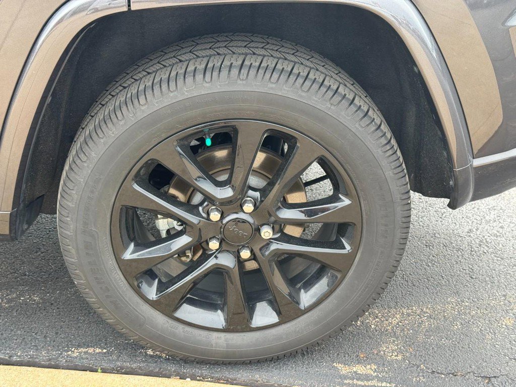 Used 2021 Jeep Grand Cherokee Laredo X AWD/4WD image 7