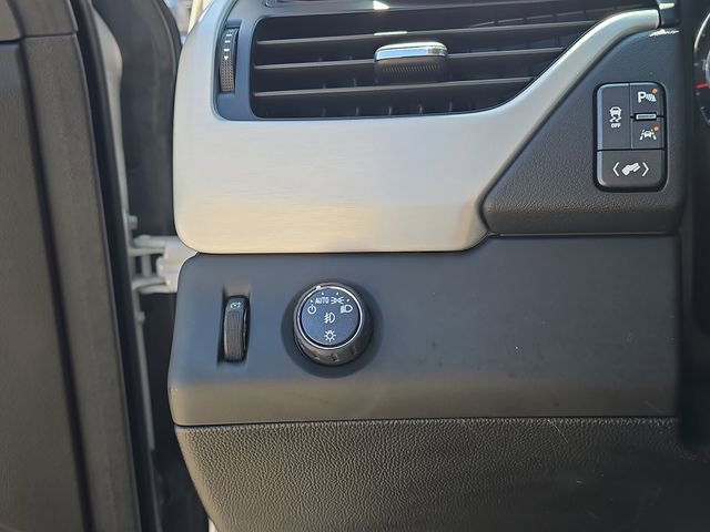 Used 2020 GMC Yukon SLE w/ SLE Value Package image 32