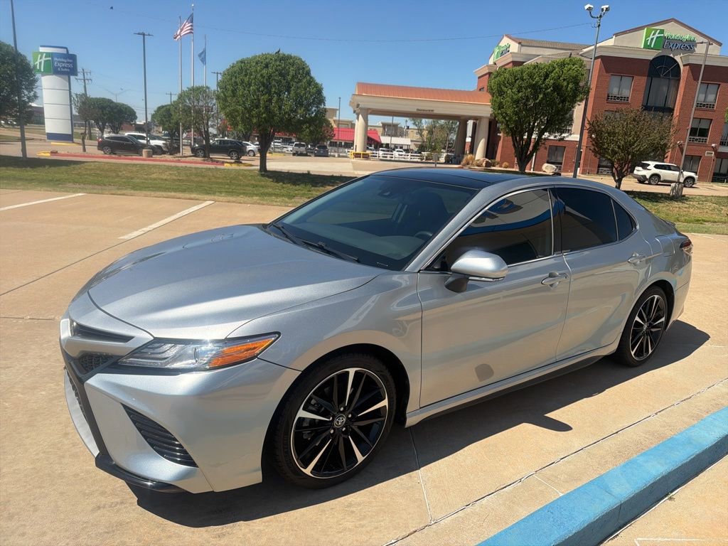 Used 2020 Toyota Camry XSE image 4