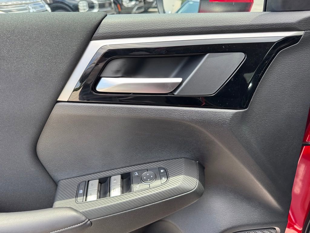 New 2025 Mitsubishi Outlander ES image 30