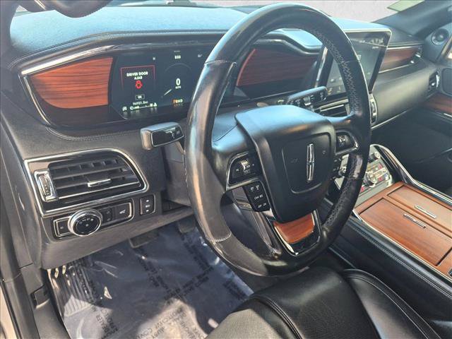 Used 2019 Lincoln Navigator Select AWD/4WD image 10
