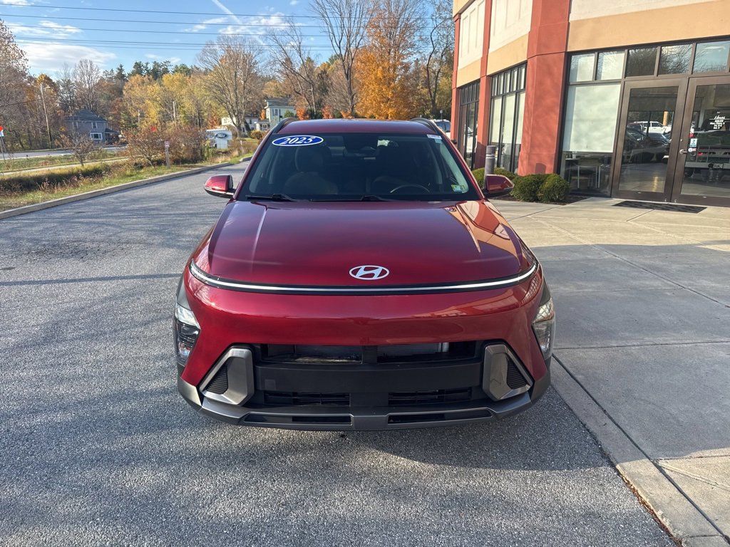 Used 2025 Hyundai Kona SEL image 2