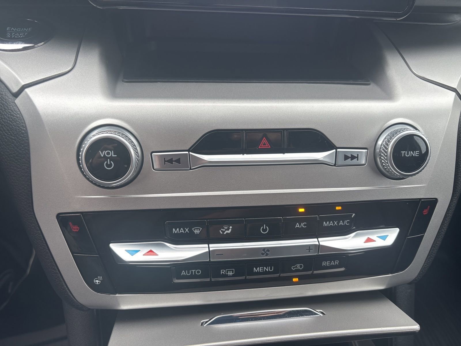 Used 2022 Ford Explorer XLT w/ Equipment Group 202A image 23