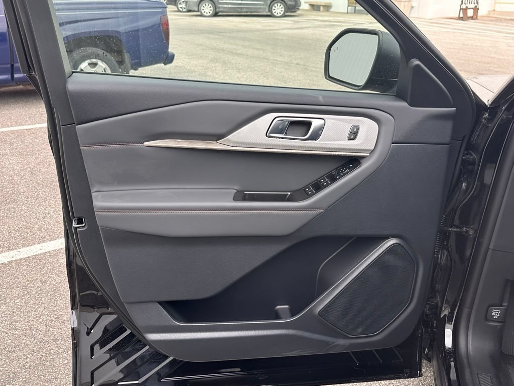 New 2026 Ford Explorer Active AWD/4WD image 15