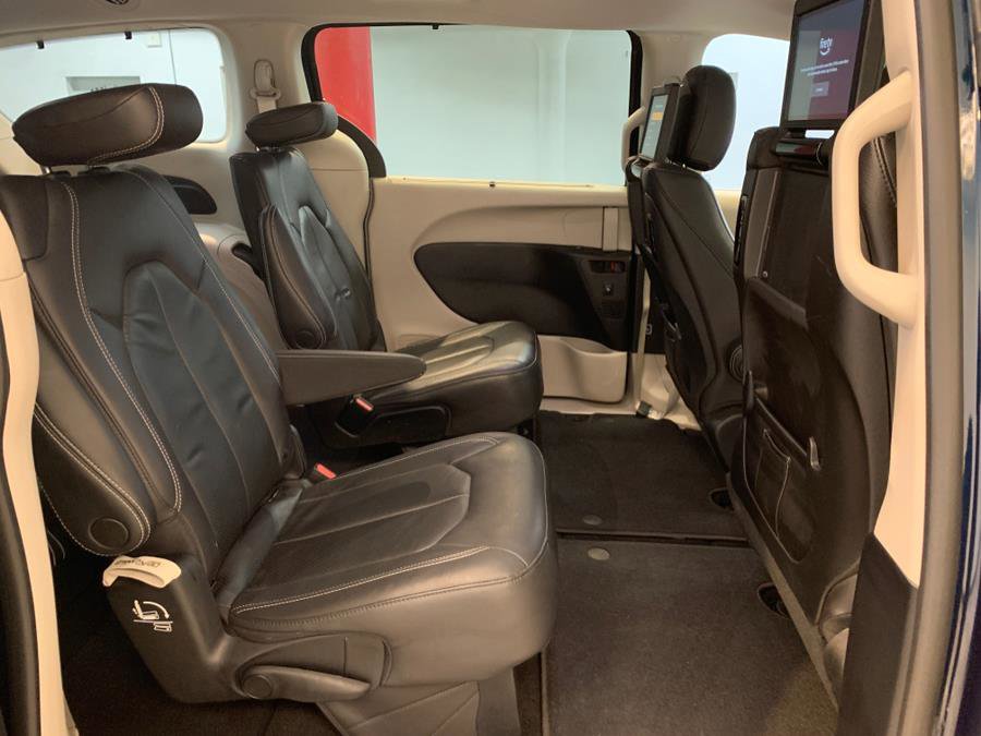 Used 2022 Chrysler Pacifica Touring-L w/ Uconnect Theater Family Group AWD/4WD image 53