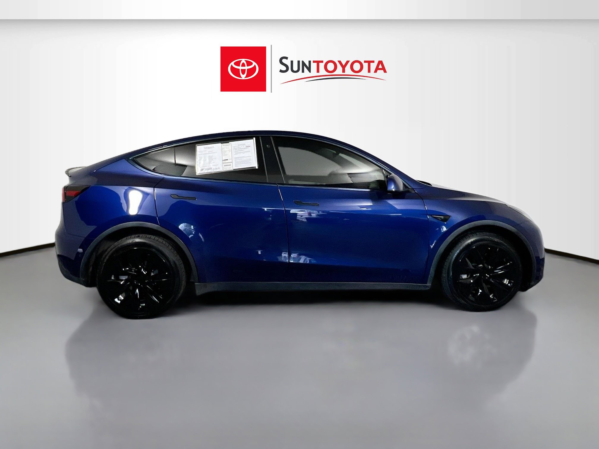 Used 2022 Tesla Model Y Long Range image 2