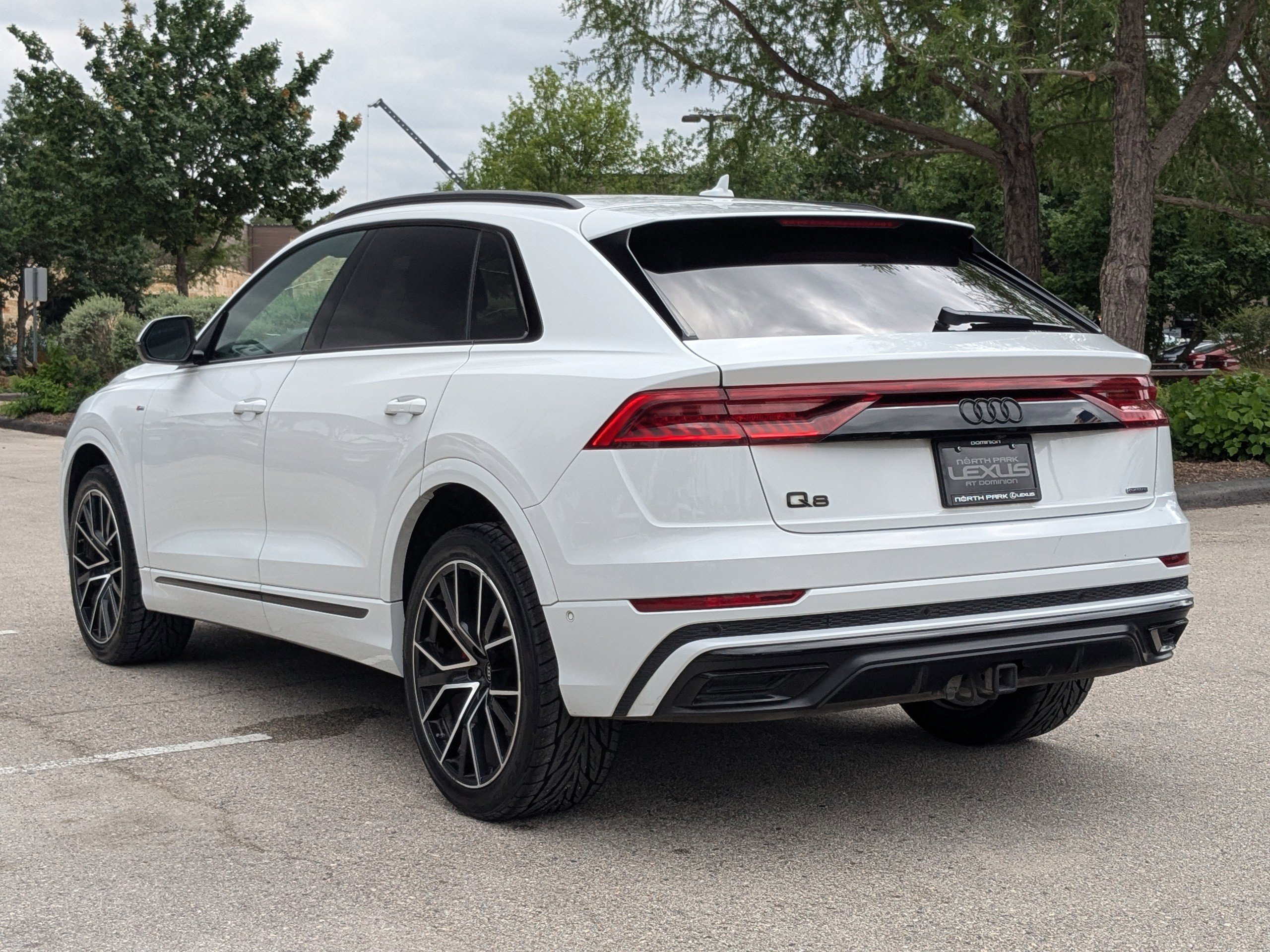 Used 2023 Audi Q8 Premium Plus w/ Premium Plus Package AWD/4WD image 3