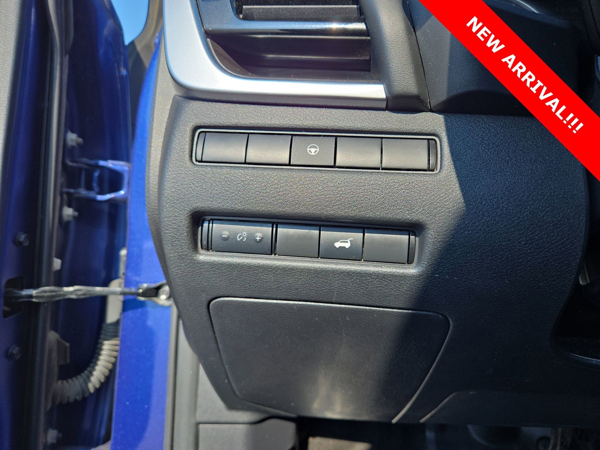 Used 2021 Nissan Rogue SL w/ Premium Package image 19