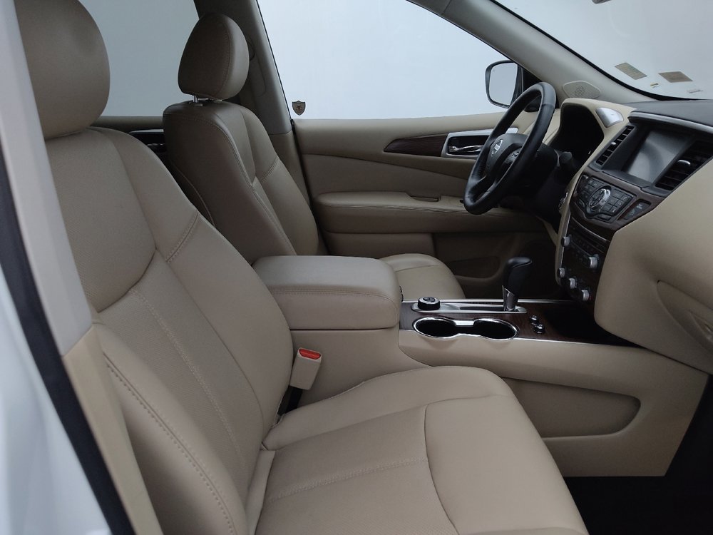 Used 2019 Nissan Pathfinder Platinum image 21