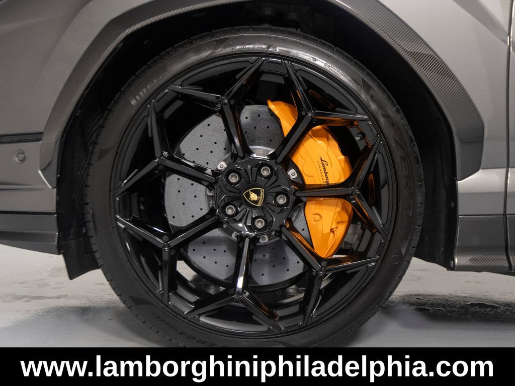 Used 2024 Lamborghini Urus Performante AWD/4WD image 9