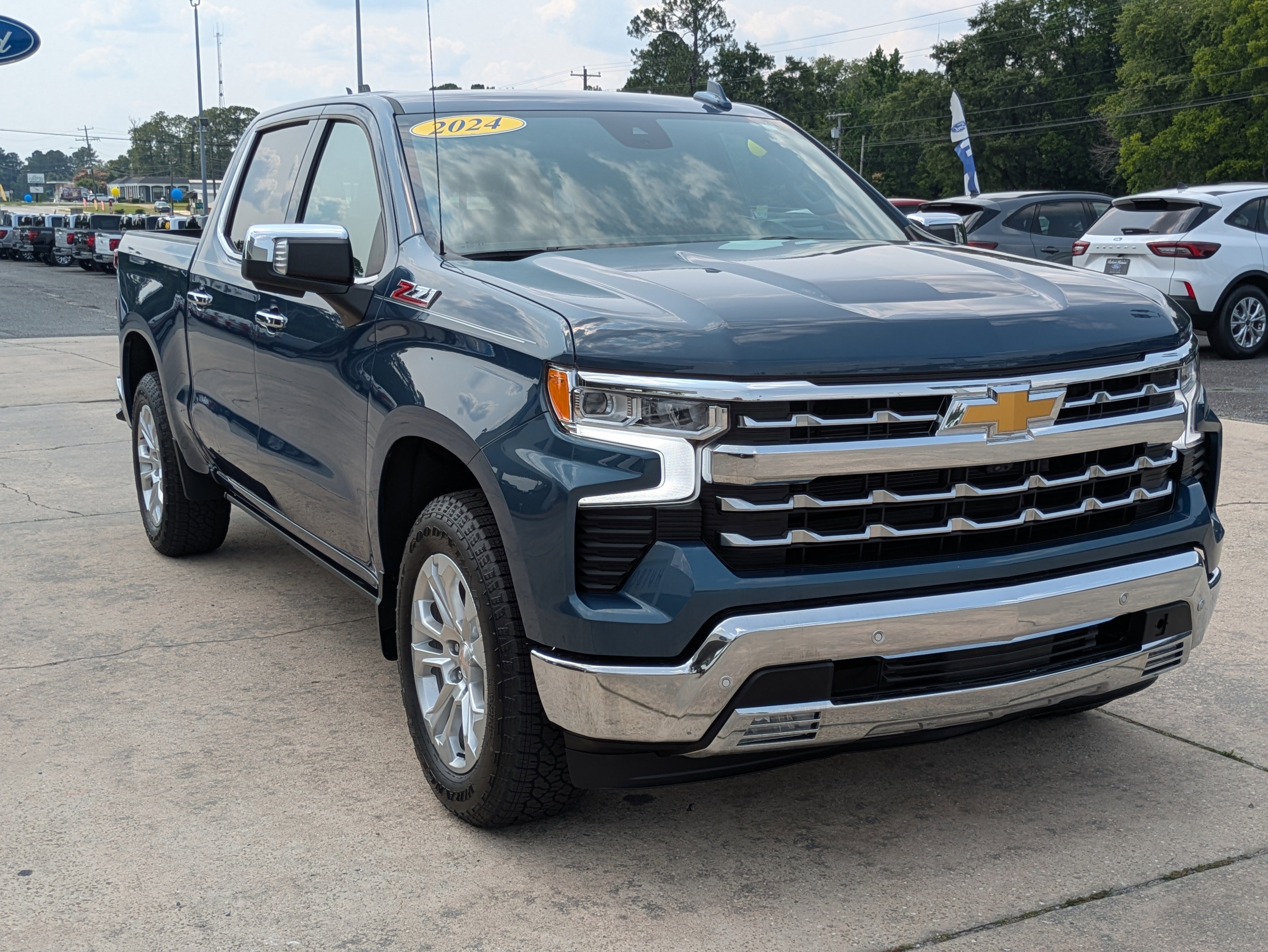 Used 2024 Chevrolet Silverado 1500 LTZ w/ Technology Package image 4