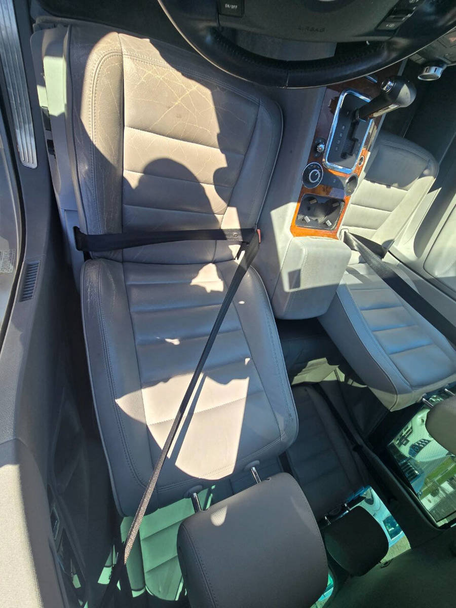 Used 2005 Volkswagen Touareg V6 AWD/4WD image 25