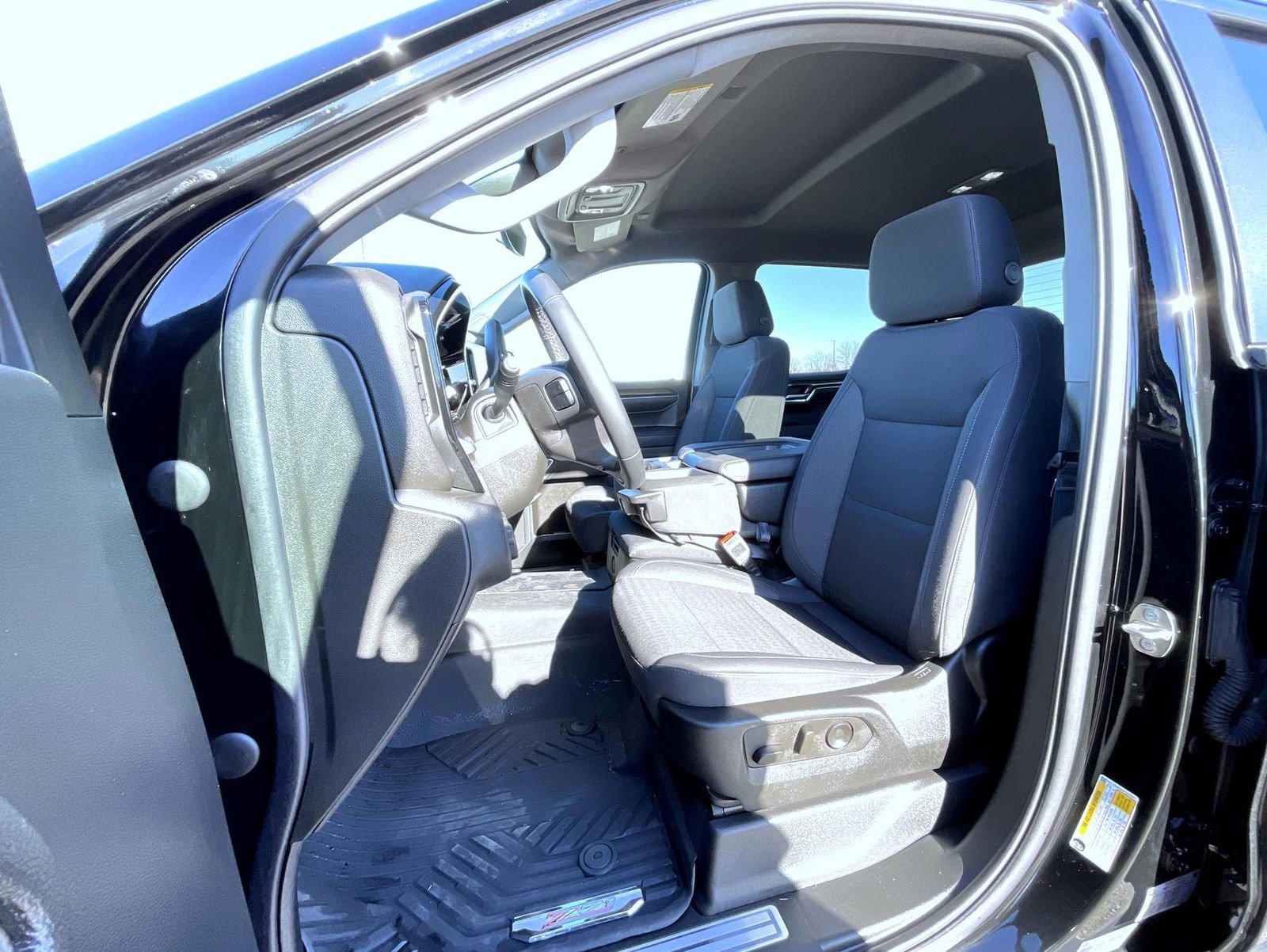 Certified 2023 Chevrolet Silverado 1500 LT w/ Z71 Off-Road Package image 10