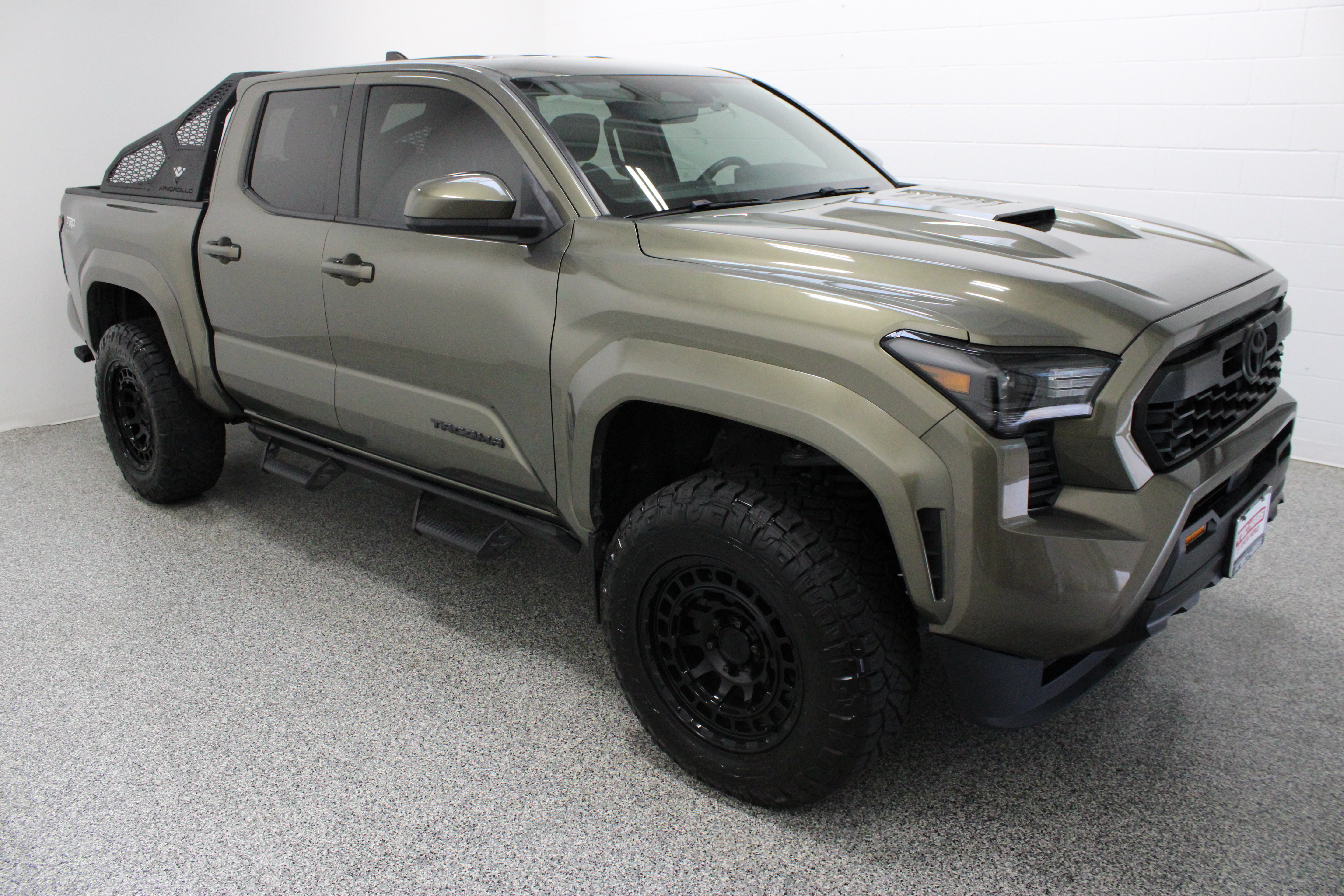 Used 2024 Toyota Tacoma TRD Sport AWD/4WD image 4