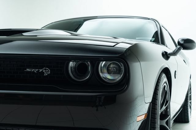 Used 2015 Dodge Challenger SRT Hellcat RWD image 11