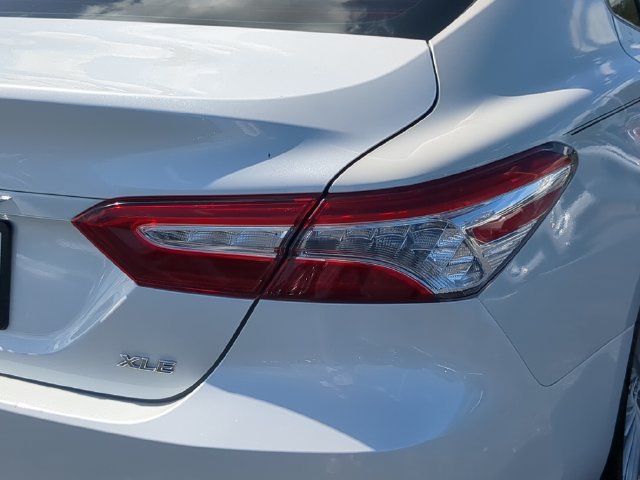 Used 2019 Toyota Camry XLE w/ Navigation Package FWD image 11