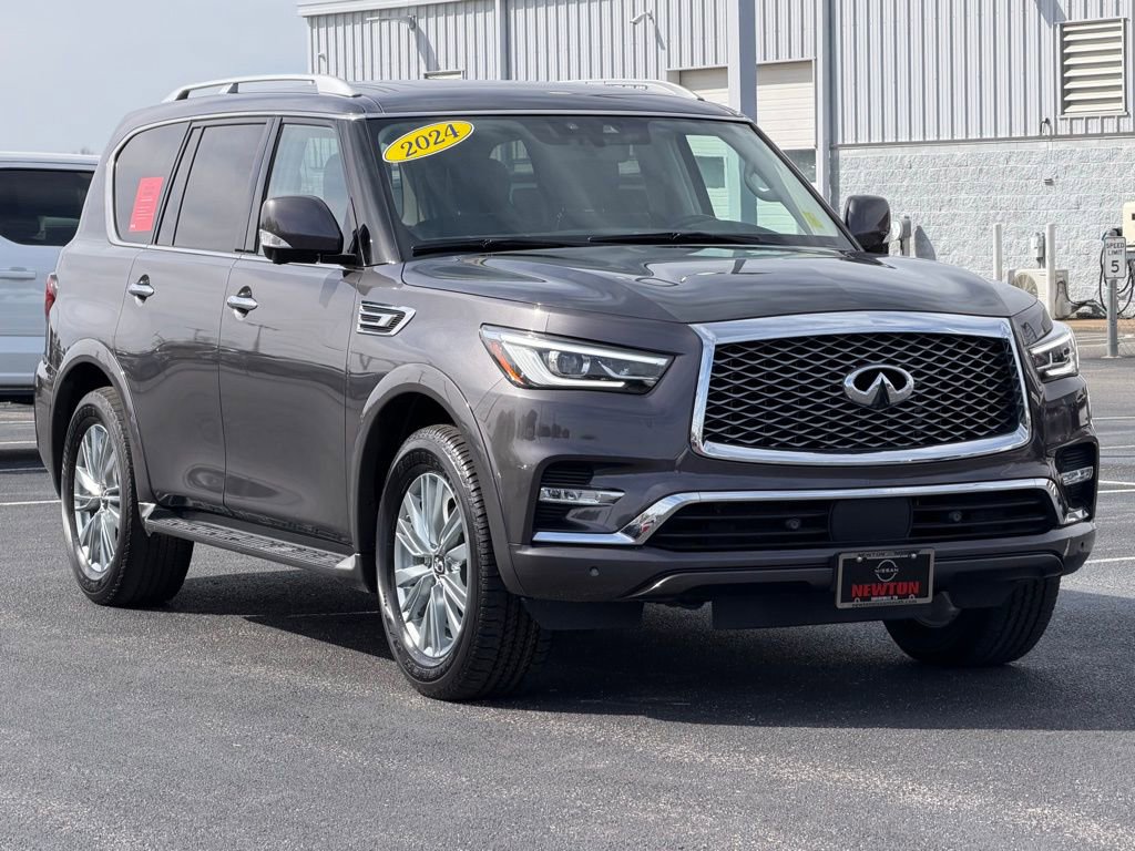 Used 2024 INFINITI QX80 Luxe image 2