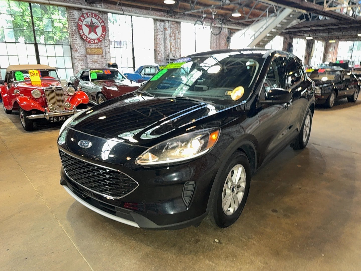 Used 2020 Ford Escape SE FWD image 6