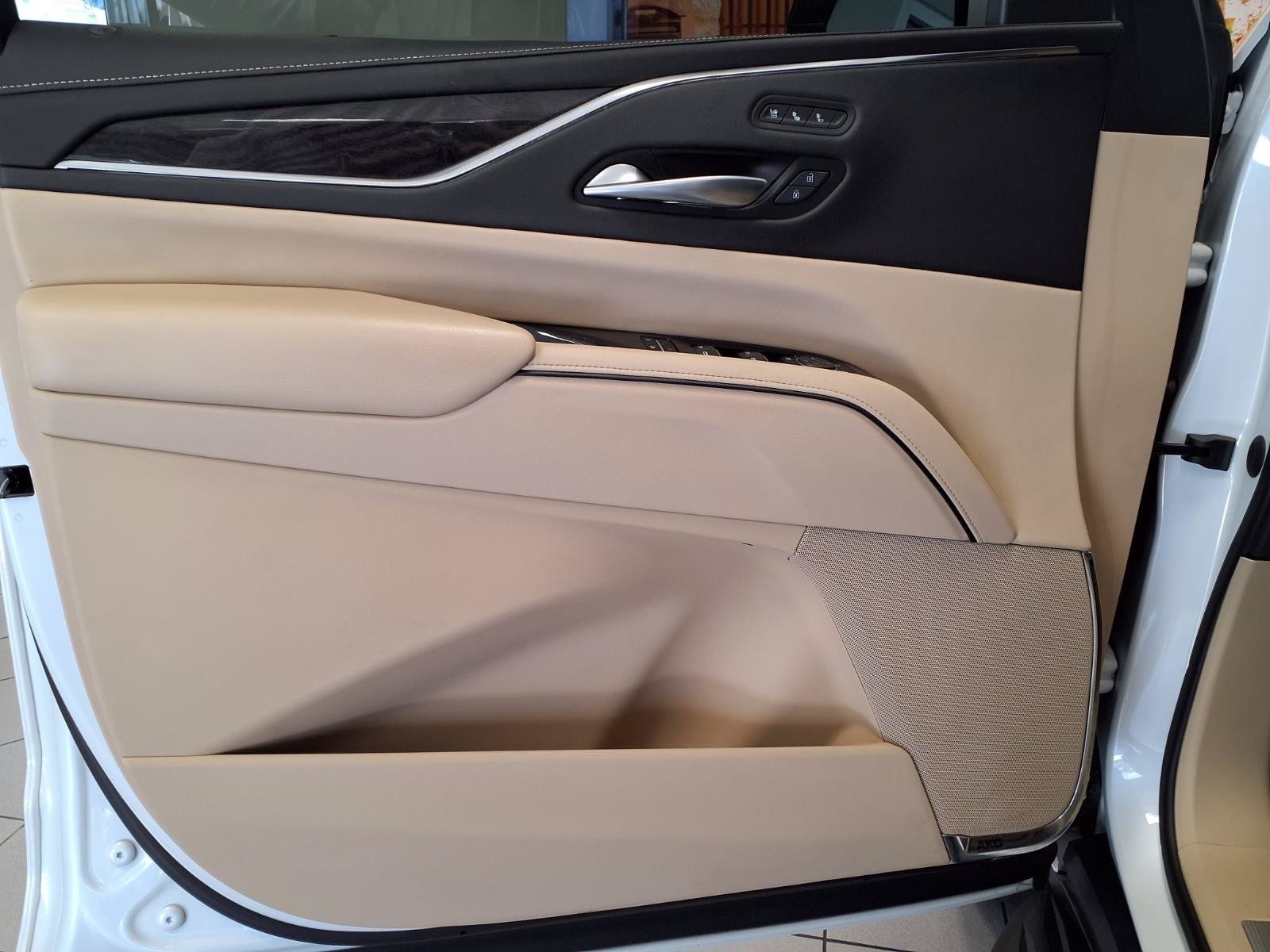 Certified 2023 Cadillac Escalade Premium Luxury w/ Performance Package AWD/4WD image 23