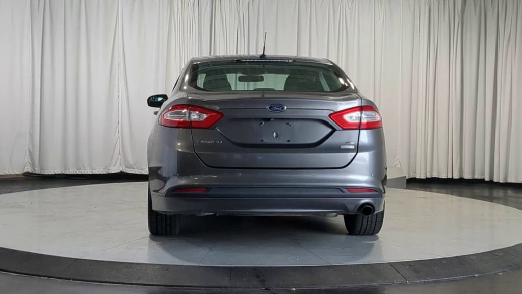 Used 2014 Ford Fusion SE w/ Equipment Group 202A FWD image 9