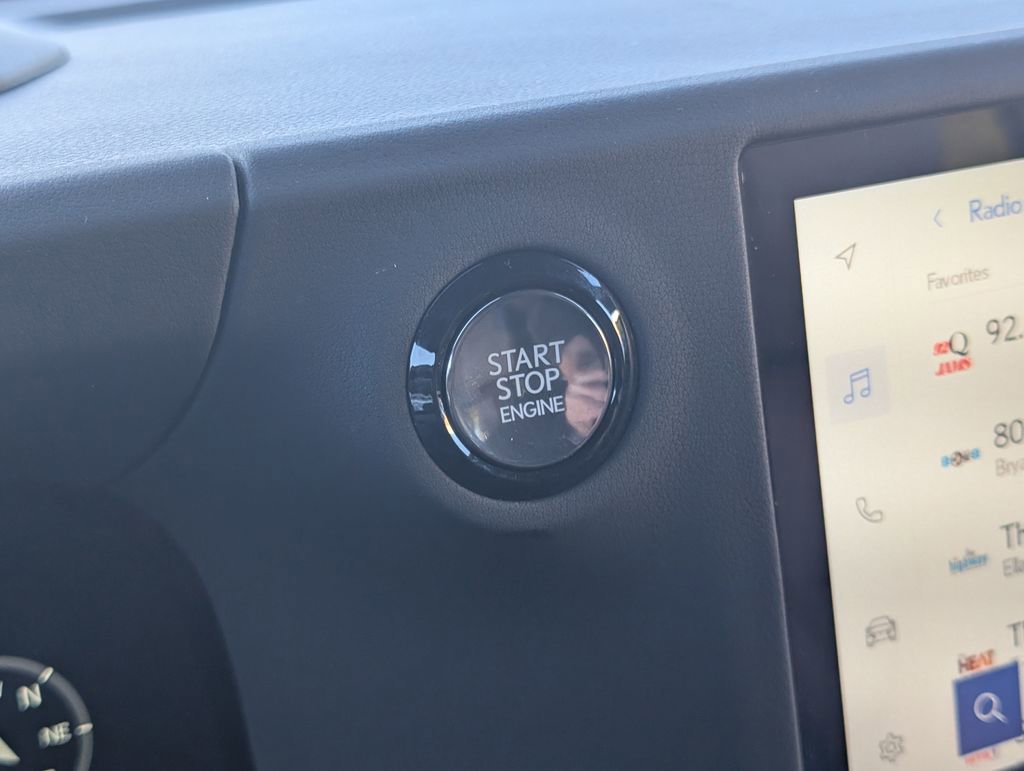 Used 2024 Lexus GX 550 w/ Accessory Package (2T) image 22