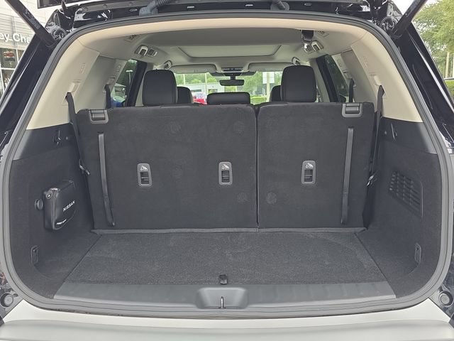 Certified 2025 Nissan Pathfinder Platinum w/ Cargo Package AWD/4WD image 10