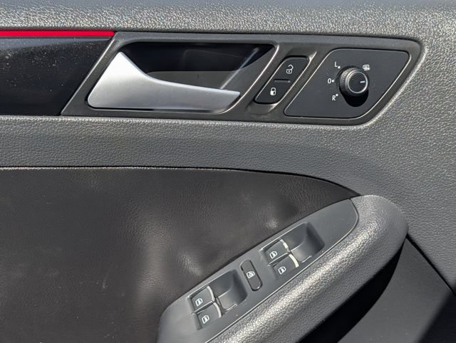 Used 2017 Volkswagen Jetta GLI FWD image 23