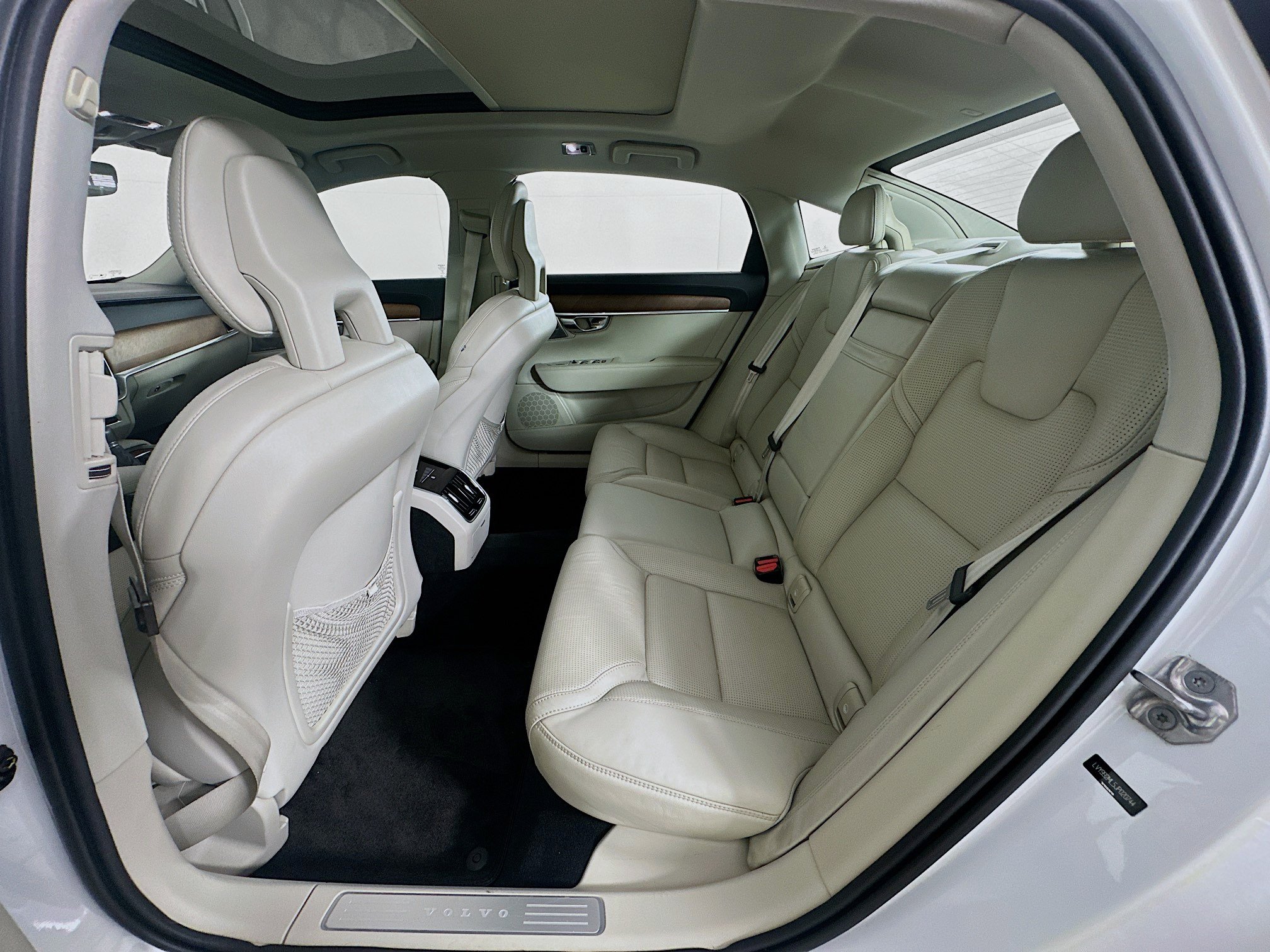 Used 2018 Volvo S90 T6 Inscription w/ Convenience Package AWD/4WD image 29