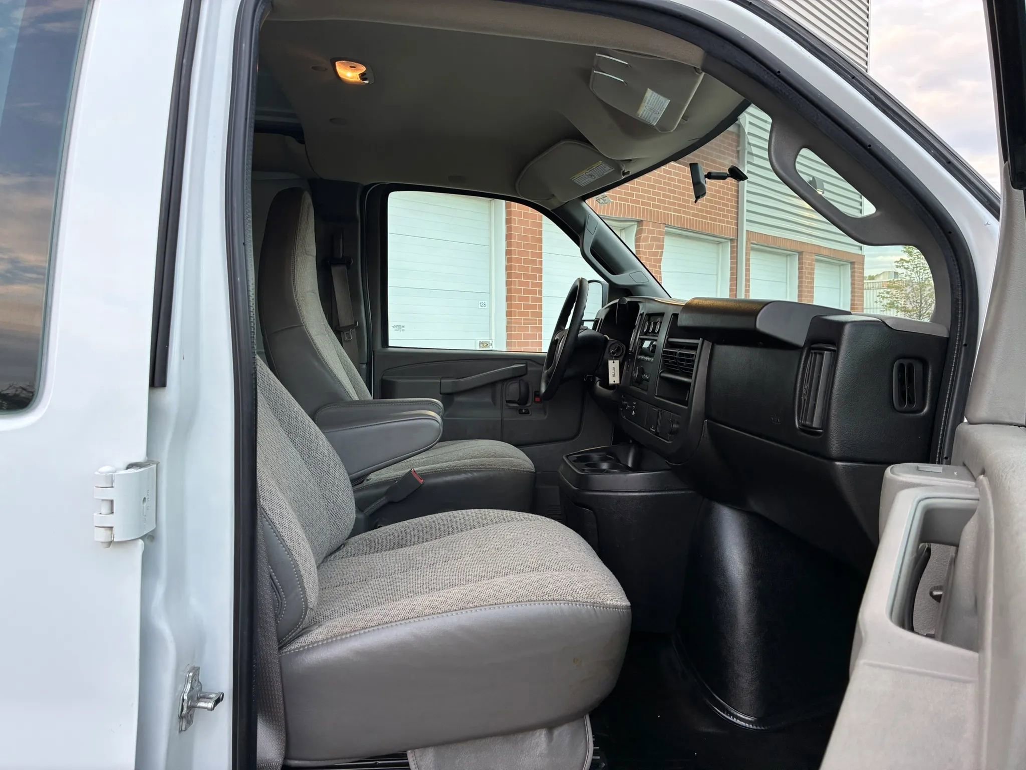 Used 2016 GMC Savana 2500 RWD image 12
