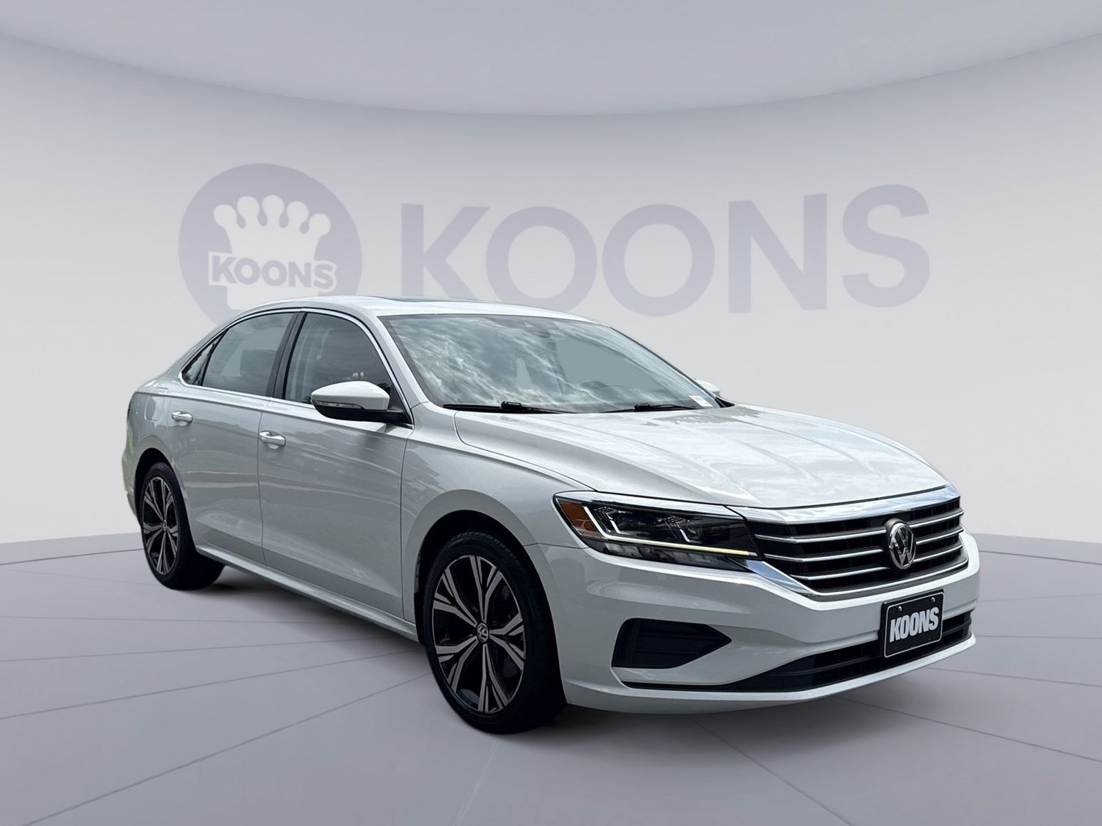 Used 2021 Volkswagen Passat 2.0T SE FWD image 10