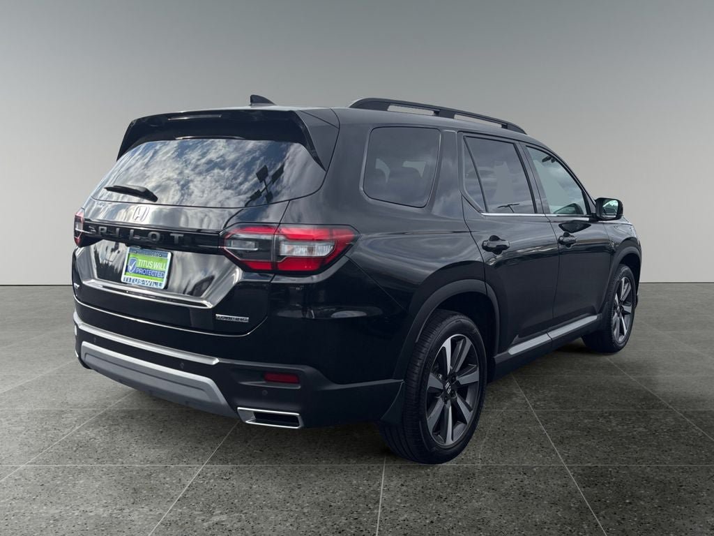 Used 2023 Honda Pilot Touring image 7