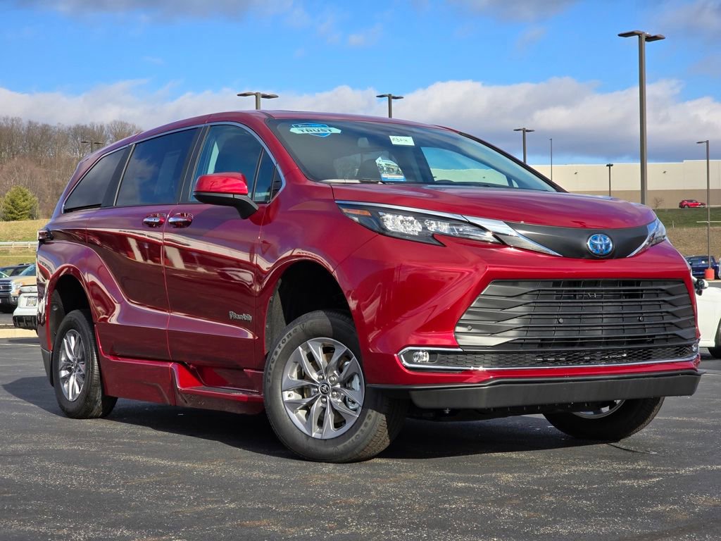 Used 2024 Toyota Sienna XLE