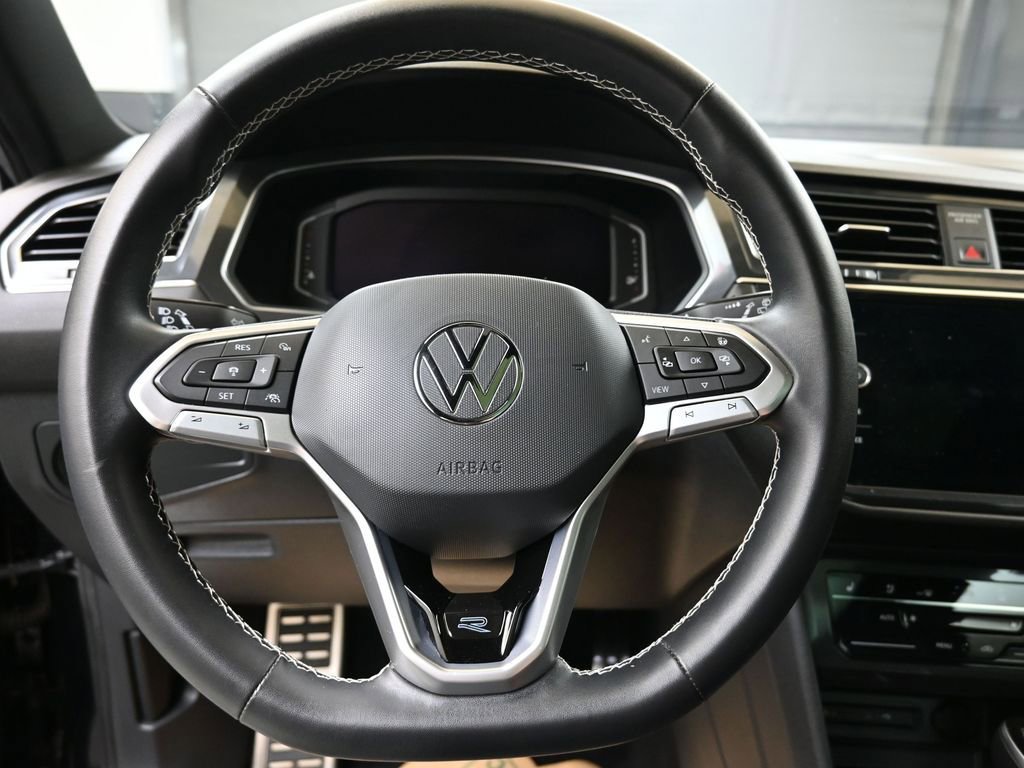 Used 2023 Volkswagen Tiguan SEL R-Line image 24