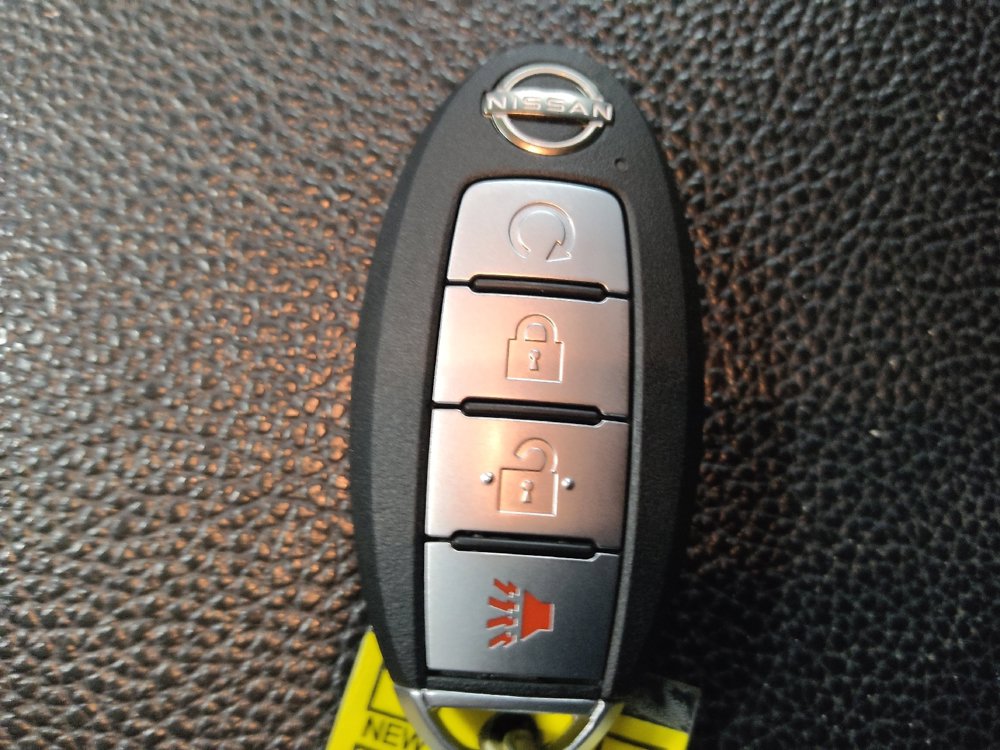 Used 2021 Nissan Titan SV w/ SV Convenience Package RWD image 32