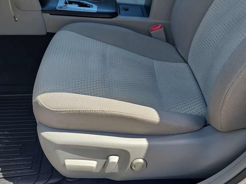 Used 2012 Toyota Camry LE image 24